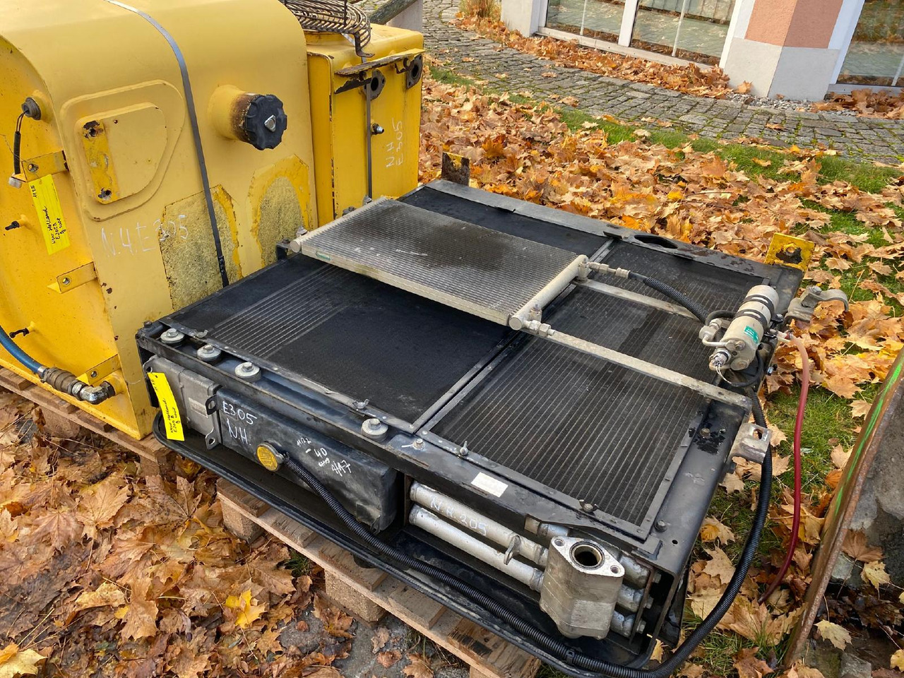 Holland E 305 - Система охлаждения для Строительной техники: фото 5 Holland E 305 - Система охлаждения для Строительной техники: фото 5