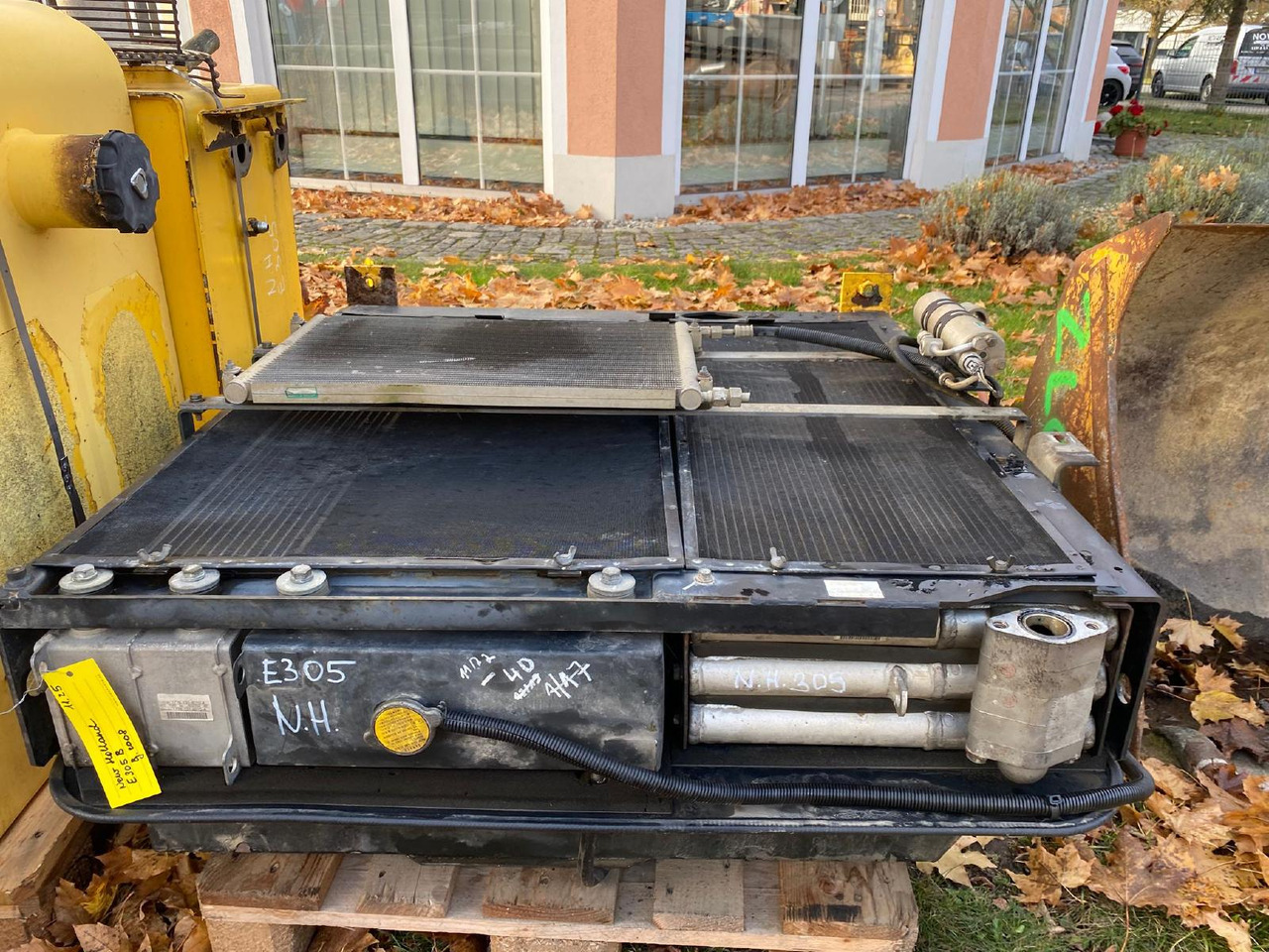 Holland E 305 - Система охлаждения для Строительной техники: фото 3 Holland E 305 - Система охлаждения для Строительной техники: фото 3