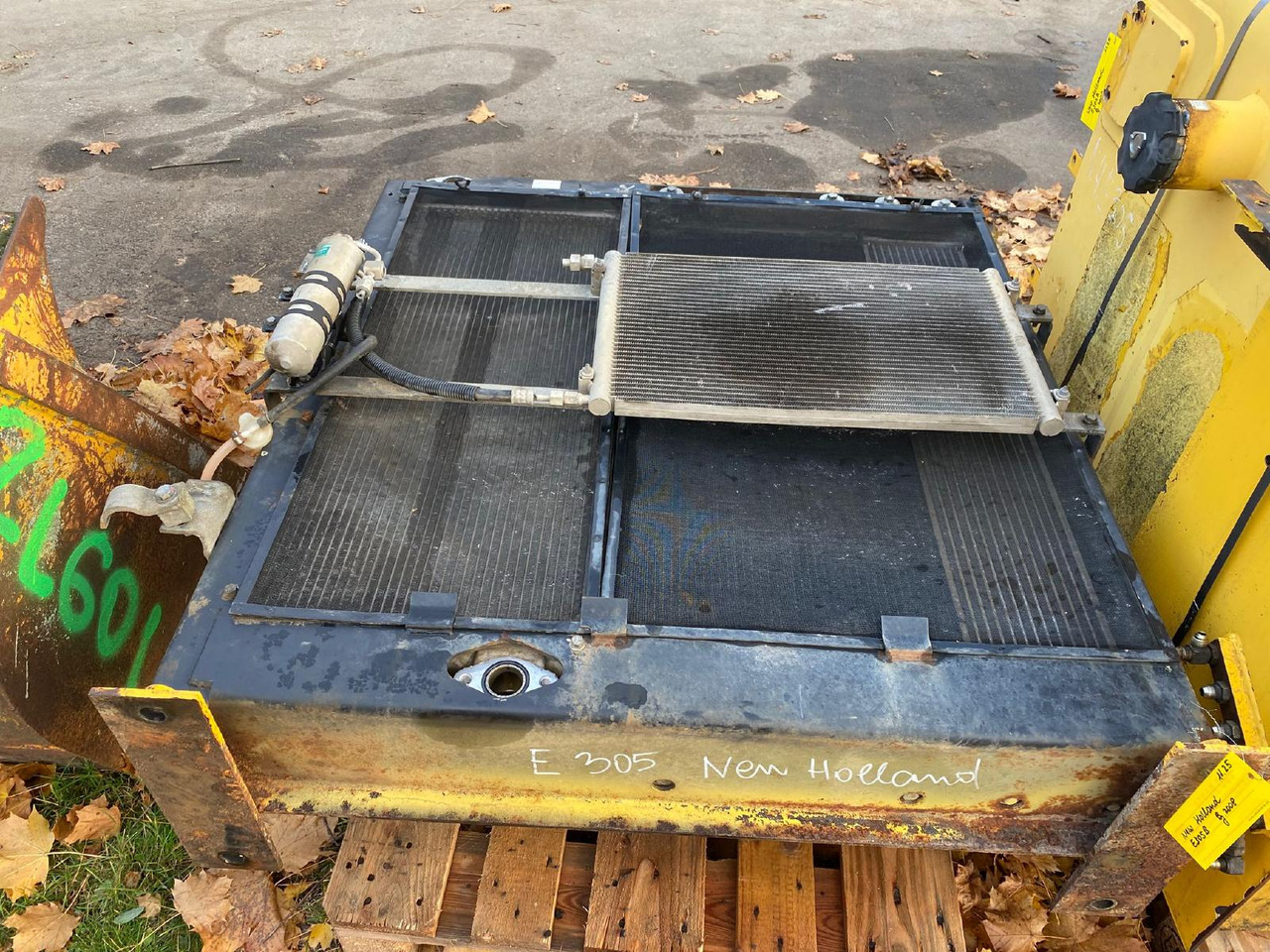Holland E 305 - Система охлаждения для Строительной техники: фото 4 Holland E 305 - Система охлаждения для Строительной техники: фото 4