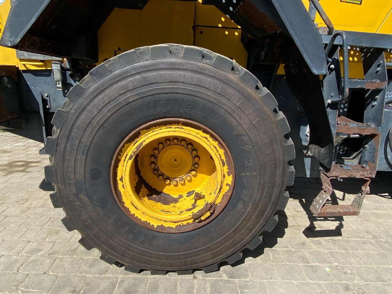 Колёсный погрузчик Komatsu WA 380: фото 13