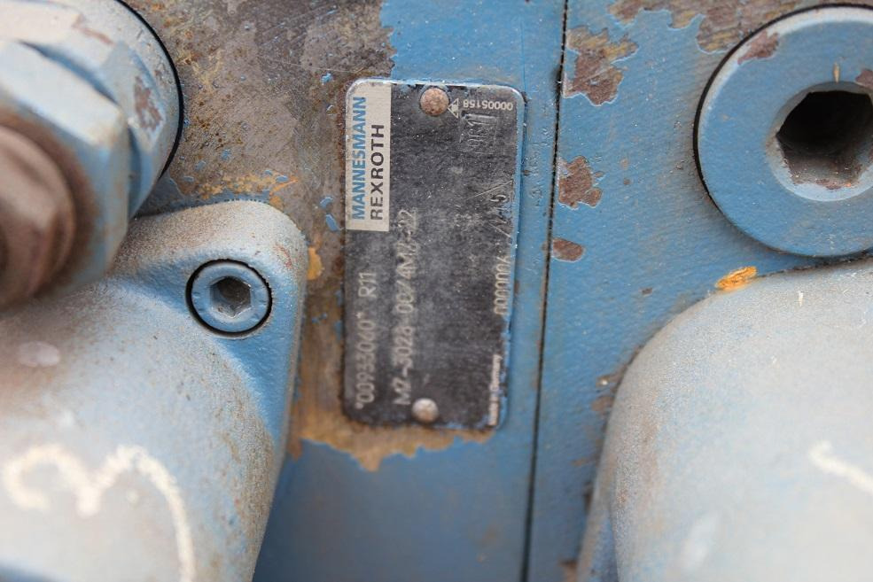 Liebherr 574 - Гидравлический клапан для Строительной техники: фото 2 Liebherr 574 - Гидравлический клапан для Строительной техники: фото 2