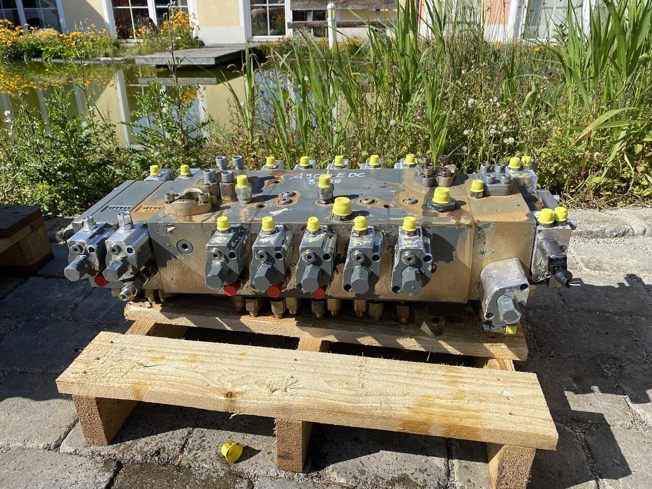 Liebherr A 900 C LIT - Гидравлический клапан для Строительной техники: фото 4 Liebherr A 900 C LIT - Гидравлический клапан для Строительной техники: фото 4