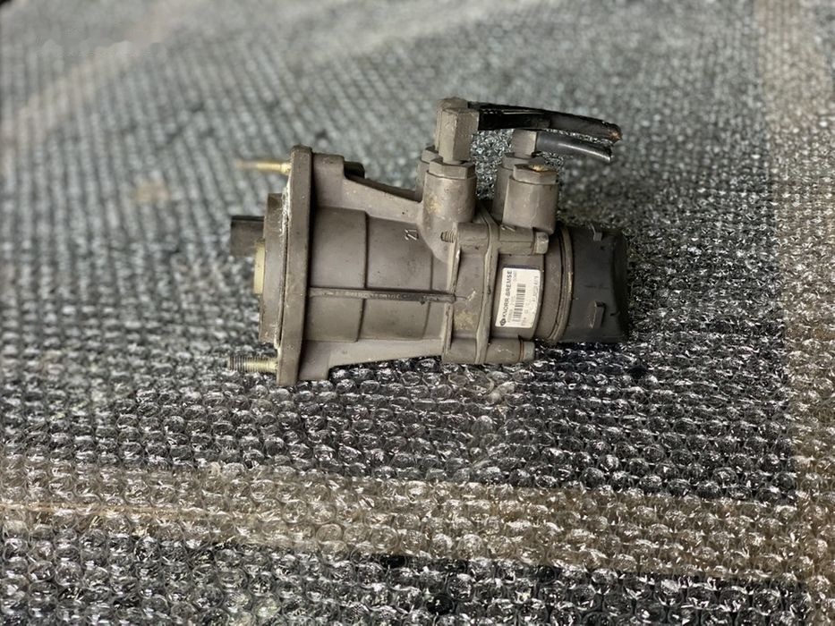 MAN zawór główny hamulcowy oryginał hurt K000926 MAN TGA K000926 - Тормозной цилиндр для Грузовиков: фото 1 MAN zawór główny hamulcowy oryginał hurt K000926 MAN TGA K000926 - Тормозной цилиндр для Грузовиков: фото 1