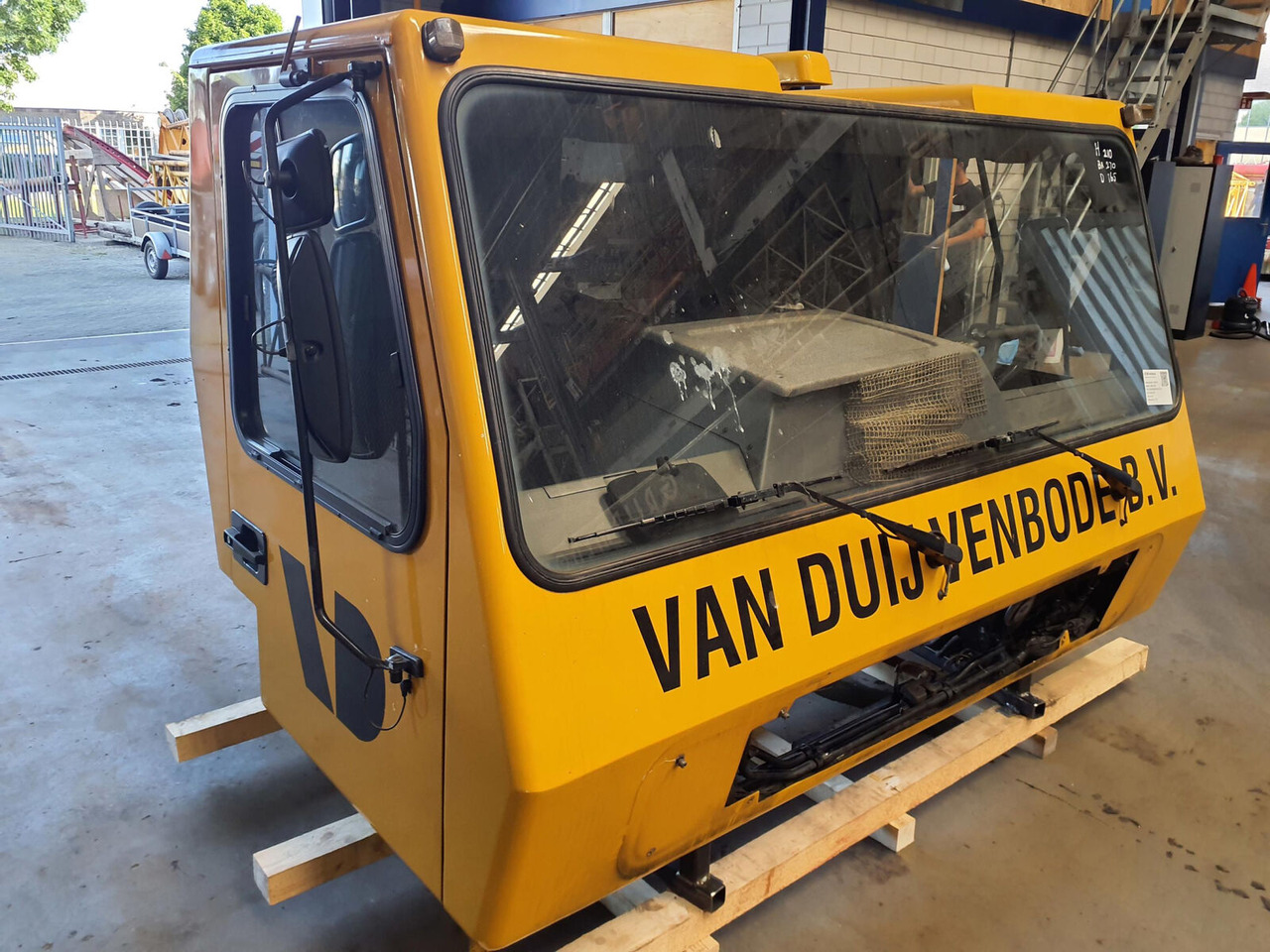 Grove GMK 3050 driver cabine complete - Кабина для Мобильных кранов: фото 2 Grove GMK 3050 driver cabine complete - Кабина для Мобильных кранов: фото 2