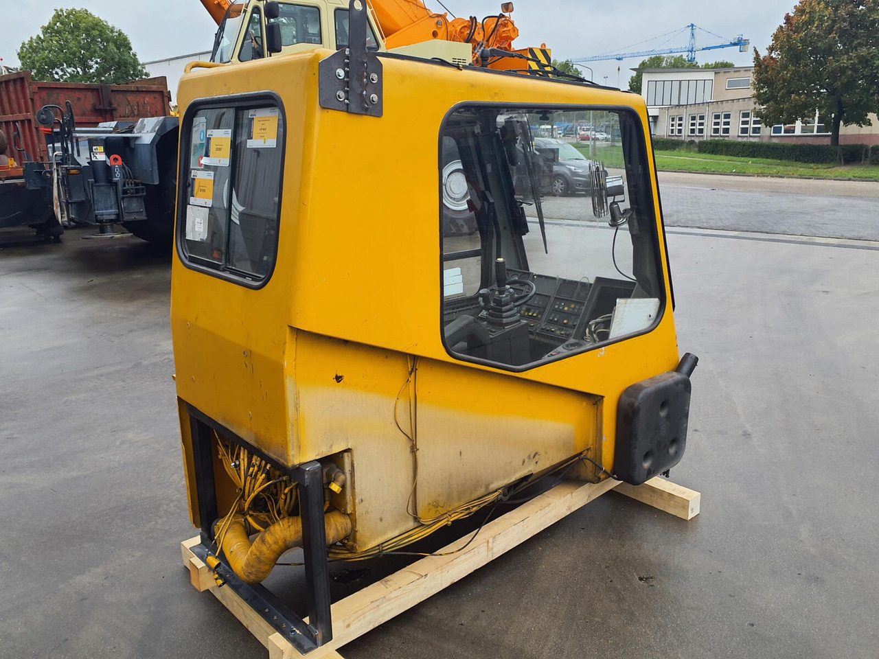 Grove GMK 3050 operators cab - Кабина для Мобильных кранов: фото 3 Grove GMK 3050 operators cab - Кабина для Мобильных кранов: фото 3