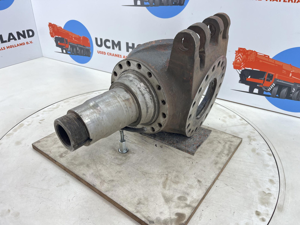 Krupp KMK 3045 Steering knuckle 16 holes - Поворотный кулак для Мобильных кранов: фото 1 Krupp KMK 3045 Steering knuckle 16 holes - Поворотный кулак для Мобильных кранов: фото 1