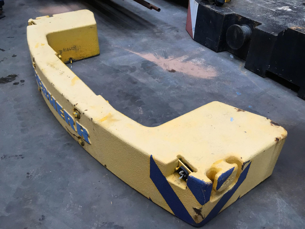 Liebherr LTM 1030-2 counterweight 2,5 ton - Противовес для Мобильных кранов: фото 2 Liebherr LTM 1030-2 counterweight 2,5 ton - Противовес для Мобильных кранов: фото 2