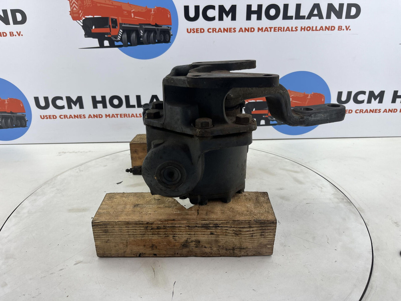 Terex ZF Steering box 135bar - Рулевой механизм для Кранов: фото 2 Terex ZF Steering box 135bar - Рулевой механизм для Кранов: фото 2