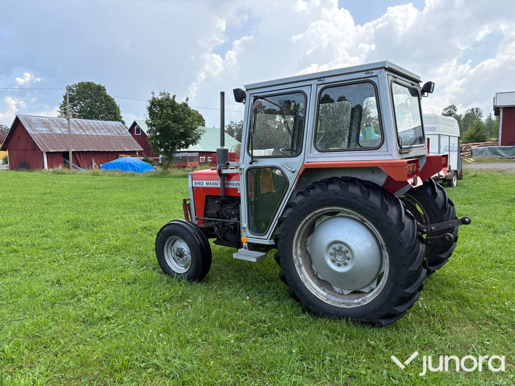 Traktor - Massey Ferguson 240 - Трактор: фото 3 Traktor - Massey Ferguson 240 - Трактор: фото 3