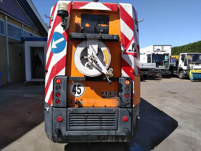 Aebi MFH2500 - Подметально-уборочная машина: фото 3 Aebi MFH2500 - Подметально-уборочная машина: фото 3