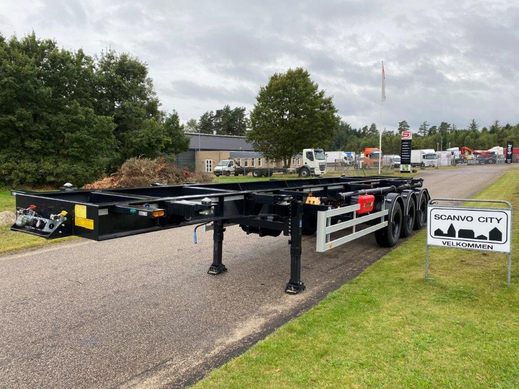 HRD 3-aks 20 + 30 ADR - Полуприцеп-контейнеровоз/ Сменный кузов: фото 2 HRD 3-aks 20 + 30 ADR - Полуприцеп-контейнеровоз/ Сменный кузов: фото 2