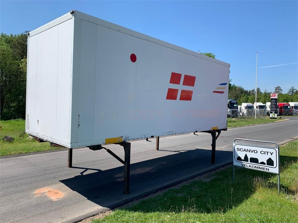 Schmitz WKD 7150 mm - bagdøre - Полуприцеп-фургон: фото 1 Schmitz WKD 7150 mm - bagdøre - Полуприцеп-фургон: фото 1