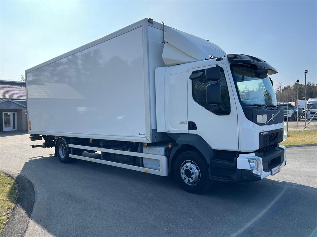 Volvo FL 16 ton 250HK - Грузовик с закрытым кузовом: фото 2 Volvo FL 16 ton 250HK - Грузовик с закрытым кузовом: фото 2