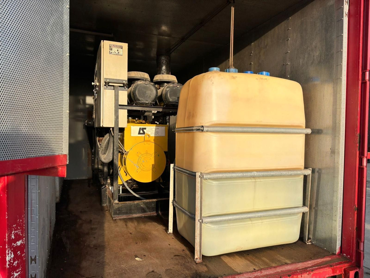 Sommer 400kVa Generator. Motor MAN V8. 370h! - Электрогенератор: фото 4 Sommer 400kVa Generator. Motor MAN V8. 370h! - Электрогенератор: фото 4