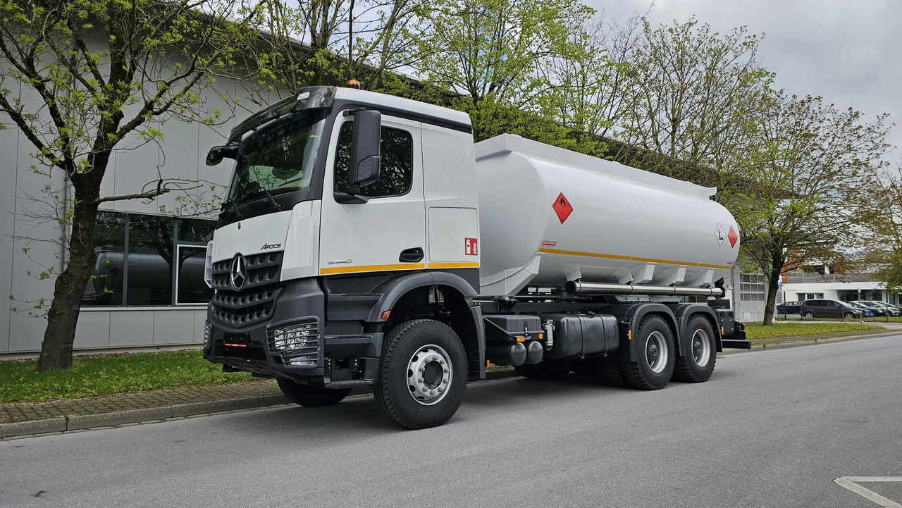 MERCEDES-BENZ Actros 3340 ADR Euro 3 - Грузовик-цистерна: фото 4 MERCEDES-BENZ Actros 3340 ADR Euro 3 - Грузовик-цистерна: фото 4