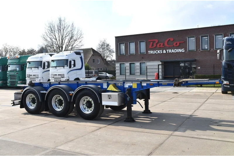 Van Hool A3C002 - ADR FL - 20 FT SWAP - LIFT AXLE - BPW AXLES - DISC BRAKES - 3180 KG EMPTY WEIGHT ! - Полуприцеп-контейнеровоз/ Сменный кузов: фото 1 Van Hool A3C002 - ADR FL - 20 FT SWAP - LIFT AXLE - BPW AXLES - DISC BRAKES - 3180 KG EMPTY WEIGHT ! - Полуприцеп-контейнеровоз/ Сменный кузов: фото 1