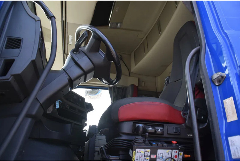 Volvo FH 460 6x2*4 - PALFINGER HOOKLIFT - 841 TKM - PARK. AIRCO - WHEELBASE: 480 CM - PTO - TOP CONDITION - - Крюковой мультилифт: фото 4 Volvo FH 460 6x2*4 - PALFINGER HOOKLIFT - 841 TKM - PARK. AIRCO - WHEELBASE: 480 CM - PTO - TOP CONDITION - - Крюковой мультилифт: фото 4