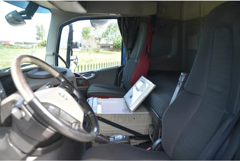 Volvo FH 460 6x2*4 - PALFINGER HOOKLIFT - 841 TKM - PARK. AIRCO - WHEELBASE: 480 CM - PTO - TOP CONDITION - - Крюковой мультилифт: фото 5 Volvo FH 460 6x2*4 - PALFINGER HOOKLIFT - 841 TKM - PARK. AIRCO - WHEELBASE: 480 CM - PTO - TOP CONDITION - - Крюковой мультилифт: фото 5