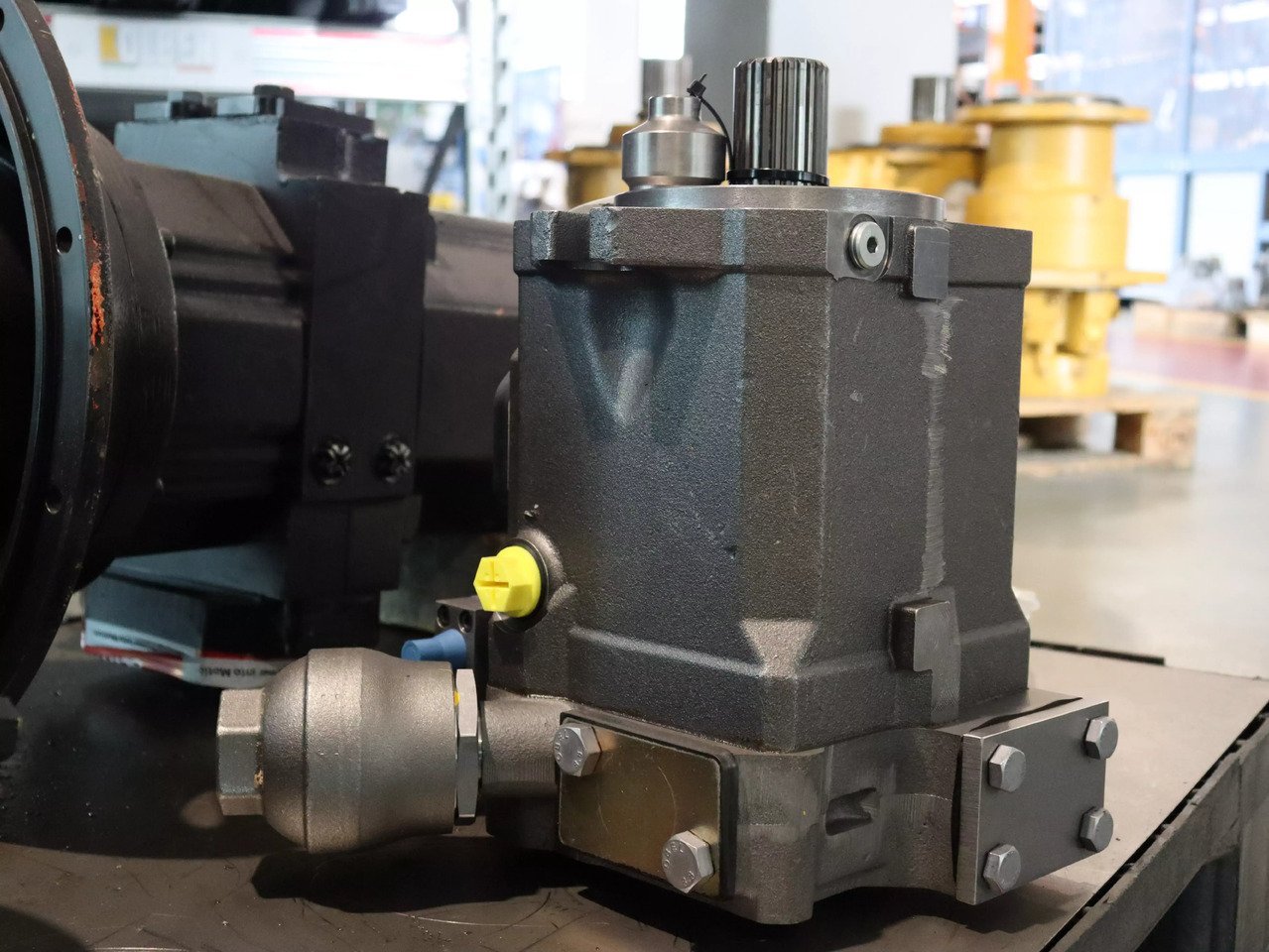 LINDE HPR02 A2 135 R LP00 0 0 0 S - Гидравлический насос для Строительной техники: фото 1 LINDE HPR02 A2 135 R LP00 0 0 0 S - Гидравлический насос для Строительной техники: фото 1