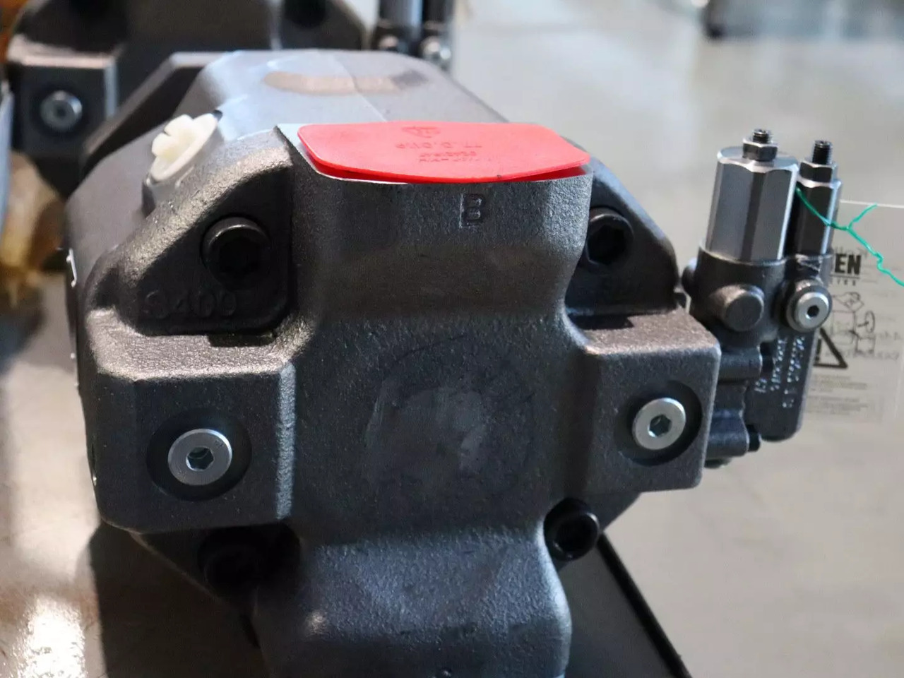 REXROTH A10VO100DFR/31L-VSC62N00 - Гидравлический насос для Погрузочно-разгрузочной техники: фото 2 REXROTH A10VO100DFR/31L-VSC62N00 - Гидравлический насос для Погрузочно-разгрузочной техники: фото 2