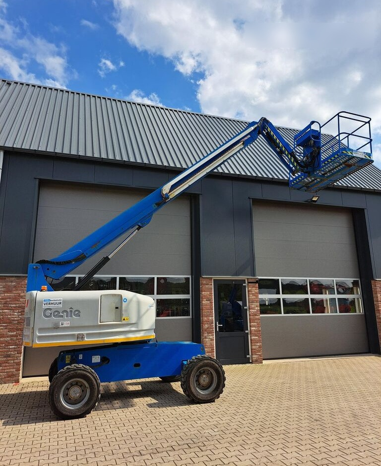 Genie S45 - Телескопический подъемник: фото 1 Genie S45 - Телескопический подъемник: фото 1