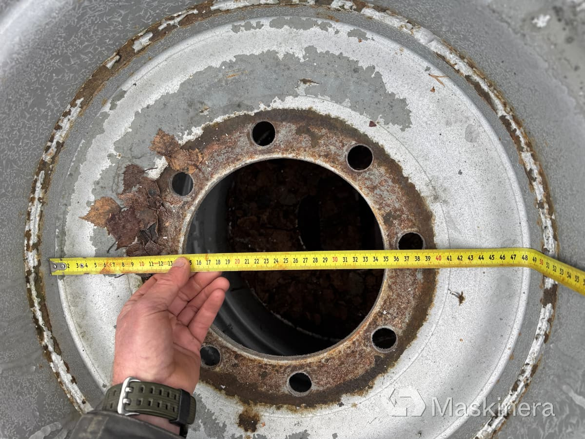 Колесо для Строительной техники Entreprenaddäck på fälg med dubbar: фото 7