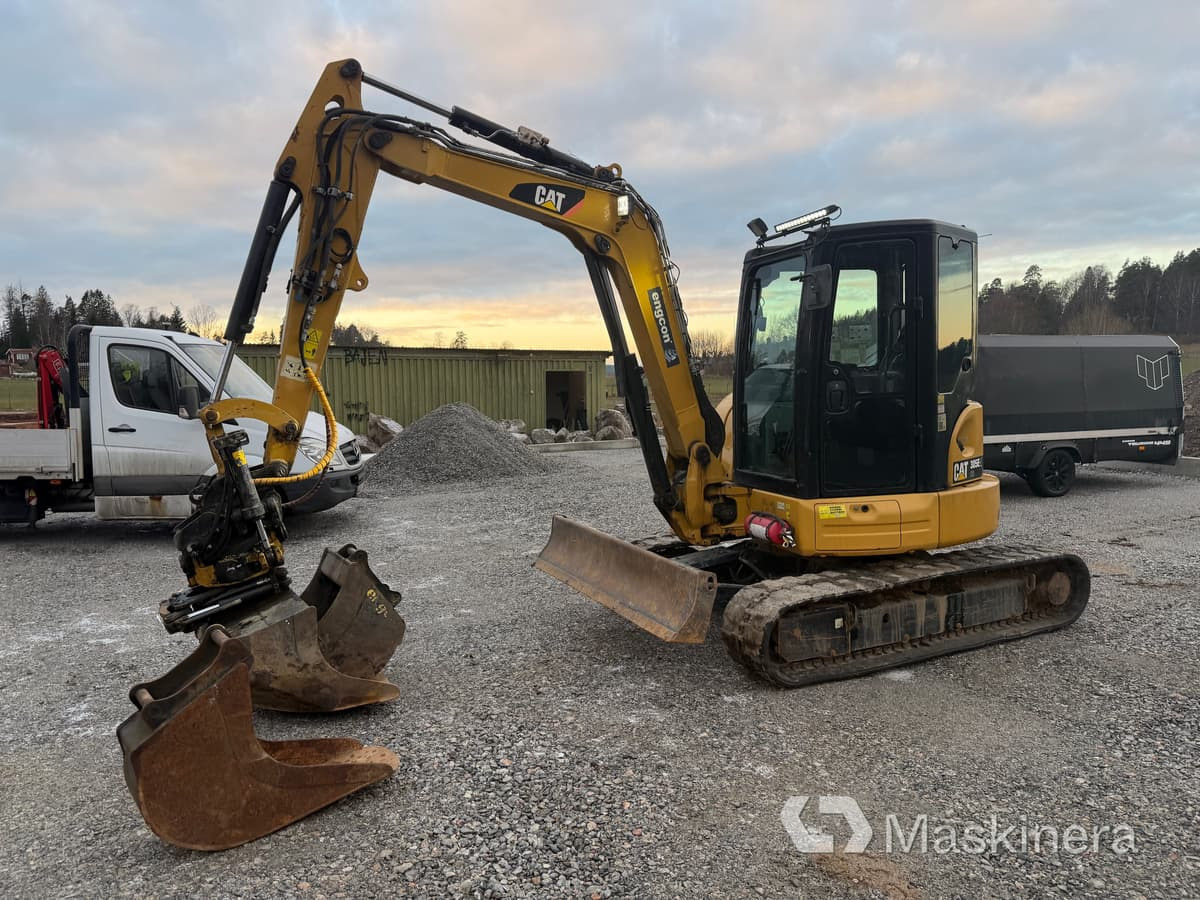 Grävmaskin CAT 305E2 CR med tillbehör - Гусеничный экскаватор: фото 1 Grävmaskin CAT 305E2 CR med tillbehör - Гусеничный экскаватор: фото 1