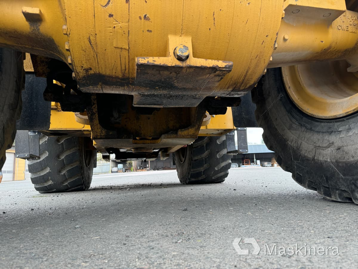 Колёсный погрузчик Hjullastare CAT 972K: фото 26 Колёсный погрузчик Hjullastare CAT 972K: фото 26