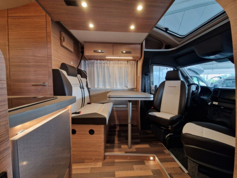 Weinsberg CaraCompact Suite MB 640 MEG - Интегрированный автодом: фото 4 Weinsberg CaraCompact Suite MB 640 MEG - Интегрированный автодом: фото 4
