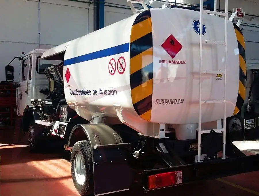 AVGAS B-100 - Грузовик-цистерна: фото 3 AVGAS B-100 - Грузовик-цистерна: фото 3