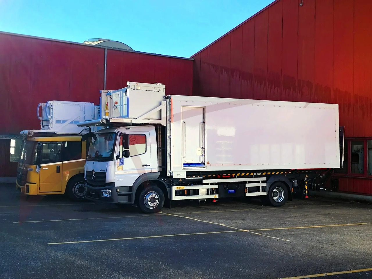 DOLL X-CLEAN M FULL SIZE Cleaning Lift - Машина для обслуживания туалетных отсеков: фото 2 DOLL X-CLEAN M FULL SIZE Cleaning Lift - Машина для обслуживания туалетных отсеков: фото 2