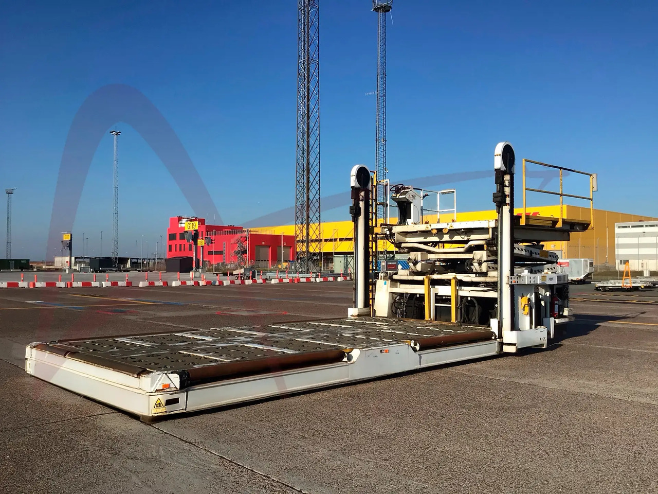 FMC COMMANDER 30H - Перегружатель контейнеров и паллет: фото 2 FMC COMMANDER 30H - Перегружатель контейнеров и паллет: фото 2