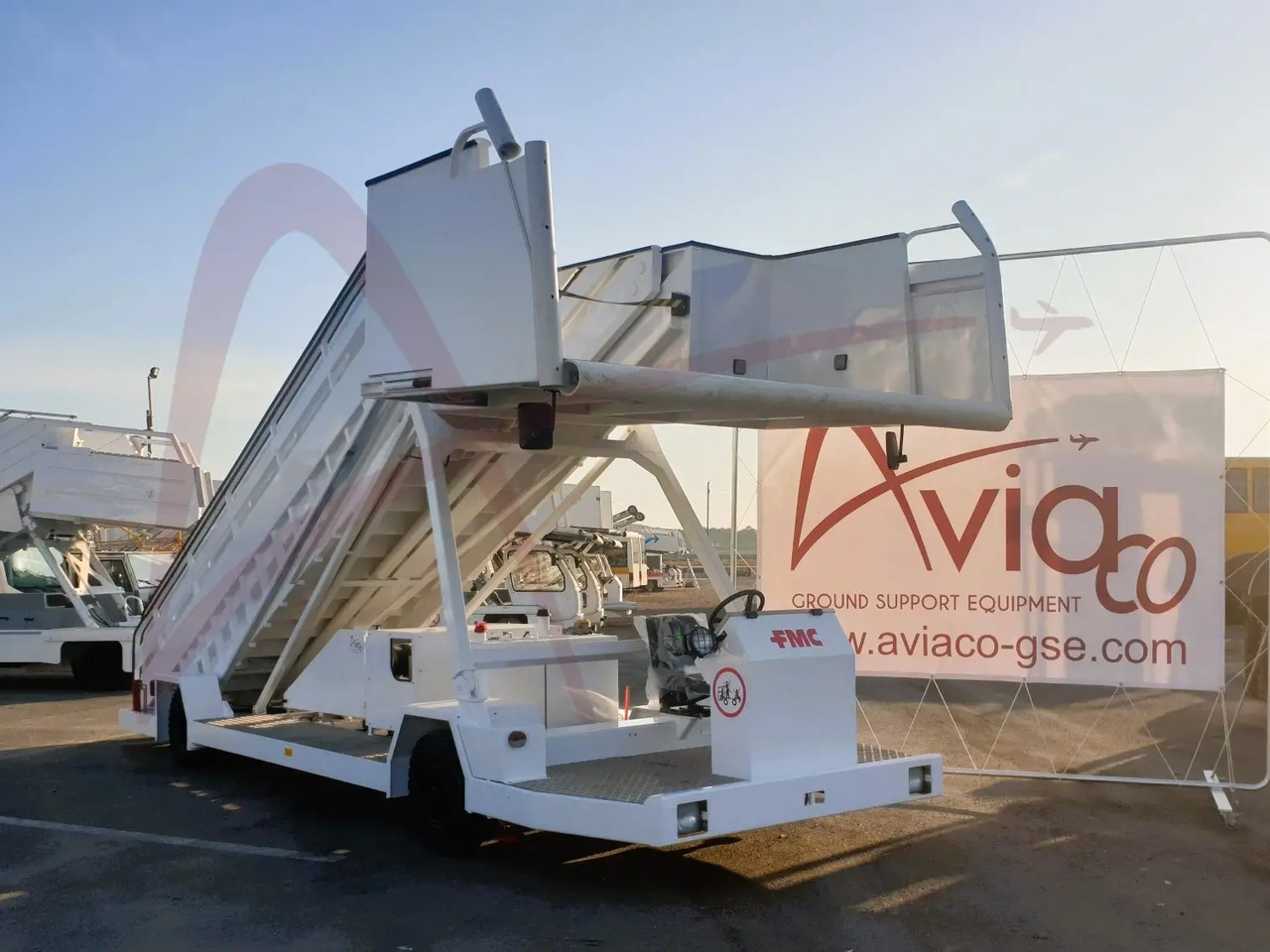 FMC UDS2 - Пассажирский трап: фото 1 FMC UDS2 - Пассажирский трап: фото 1