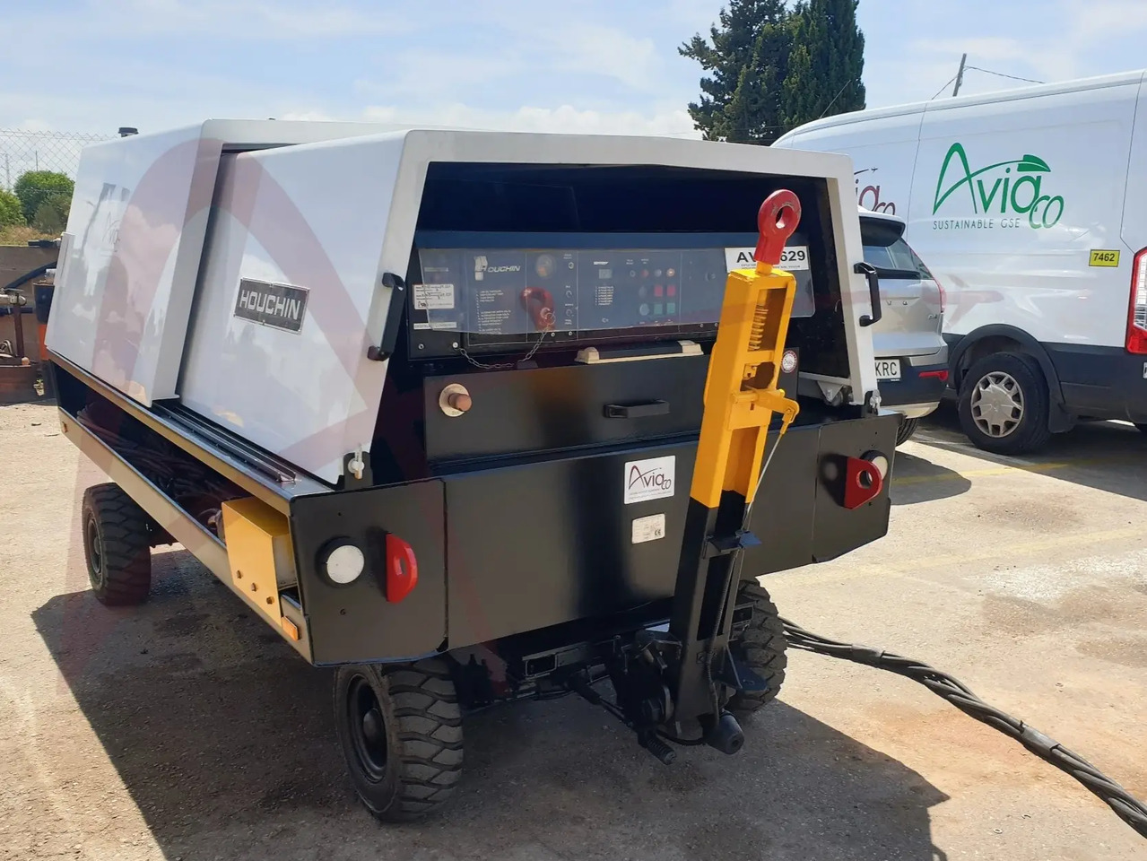 HOUCHIN C690-100DV - Аэродромный источник питания: фото 2 HOUCHIN C690-100DV - Аэродромный источник питания: фото 2