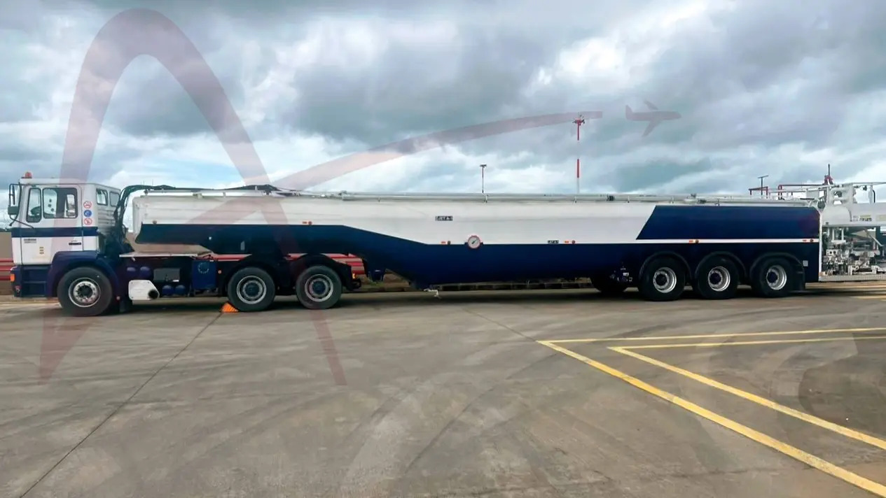 MAN 33-343 - Грузовик-цистерна: фото 1 MAN 33-343 - Грузовик-цистерна: фото 1