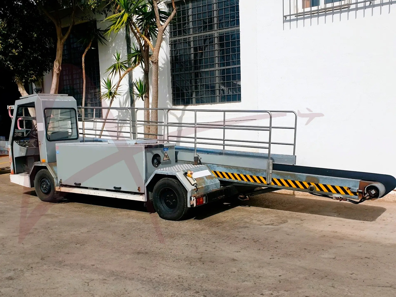 ROFAN FP-9 - Ленточный погрузчик багажа: фото 2 ROFAN FP-9 - Ленточный погрузчик багажа: фото 2