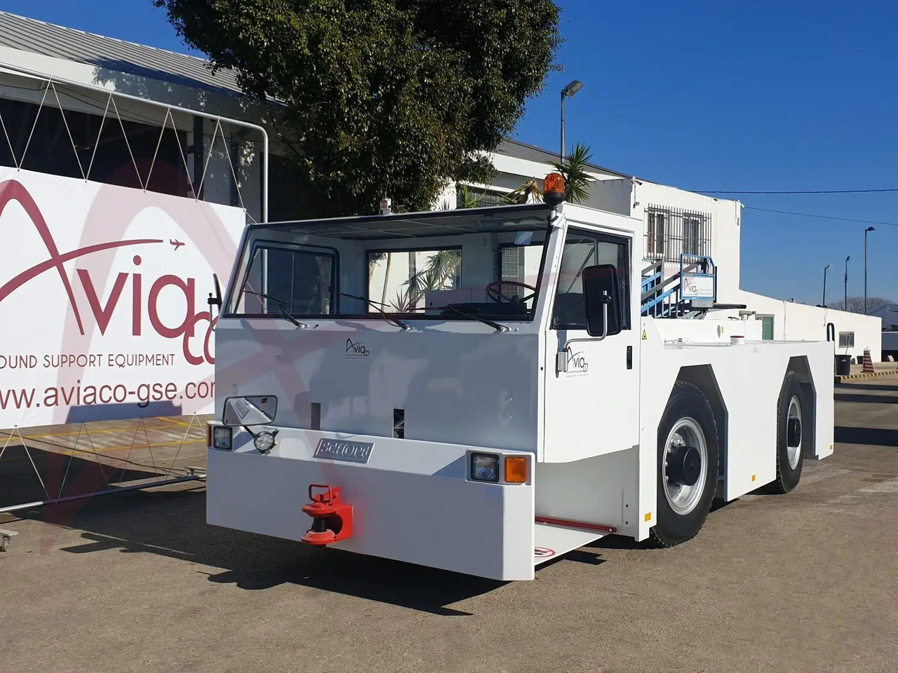 SCHOPF F180 - Аэродромный тягач: фото 3 SCHOPF F180 - Аэродромный тягач: фото 3