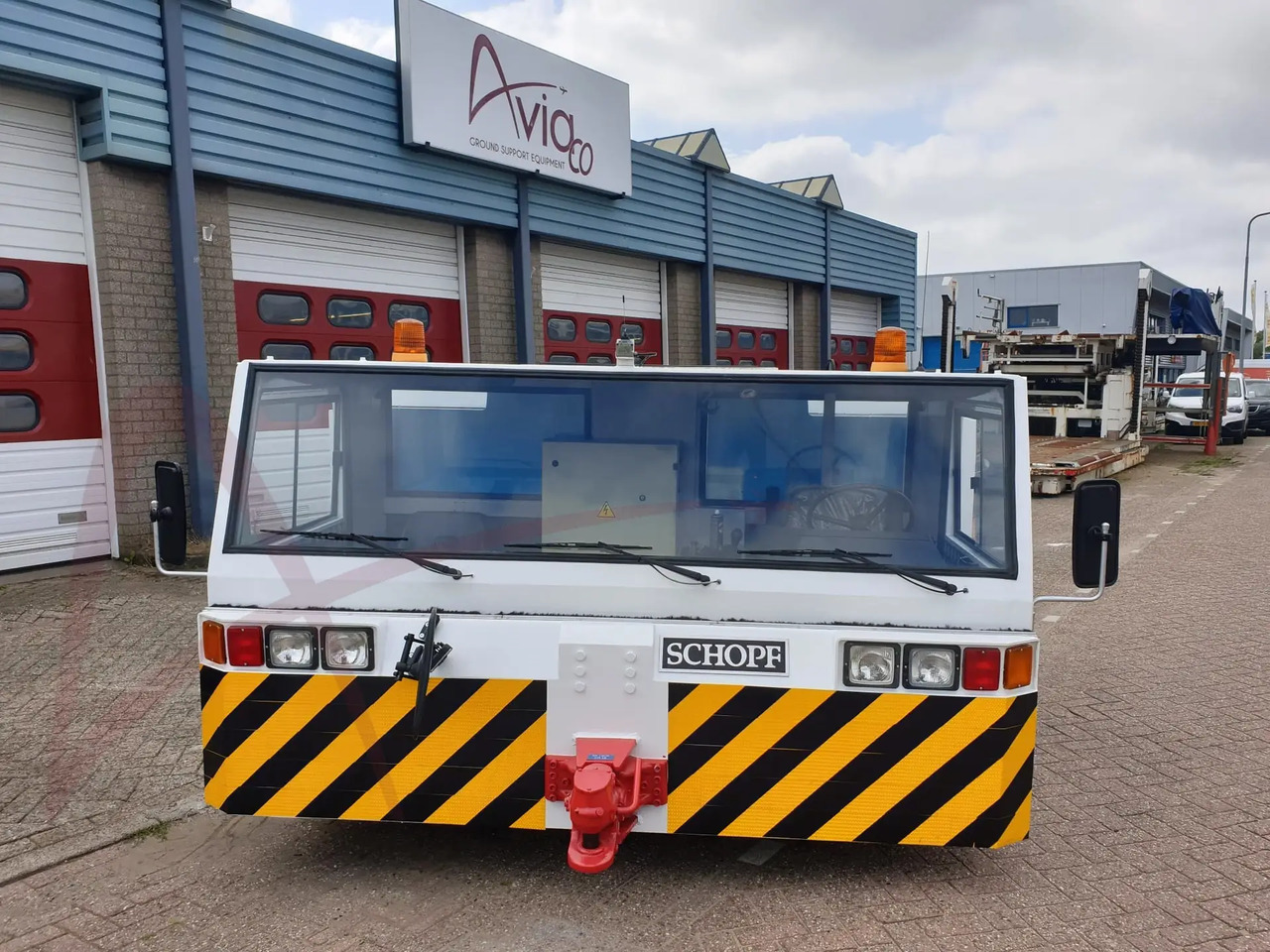 SCHOPF F396E - Аэродромный тягач: фото 2 SCHOPF F396E - Аэродромный тягач: фото 2