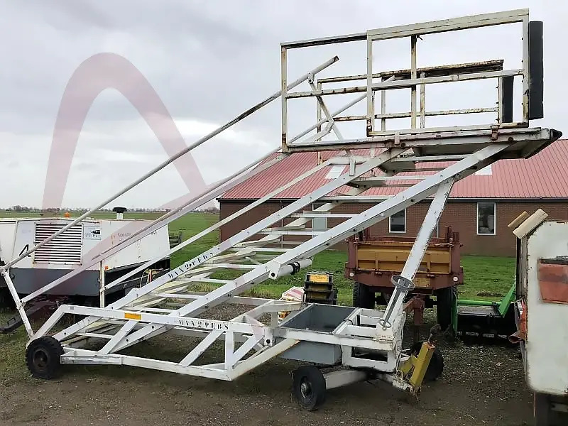 TCG 14 TREDEN - Пассажирский трап: фото 1 TCG 14 TREDEN - Пассажирский трап: фото 1