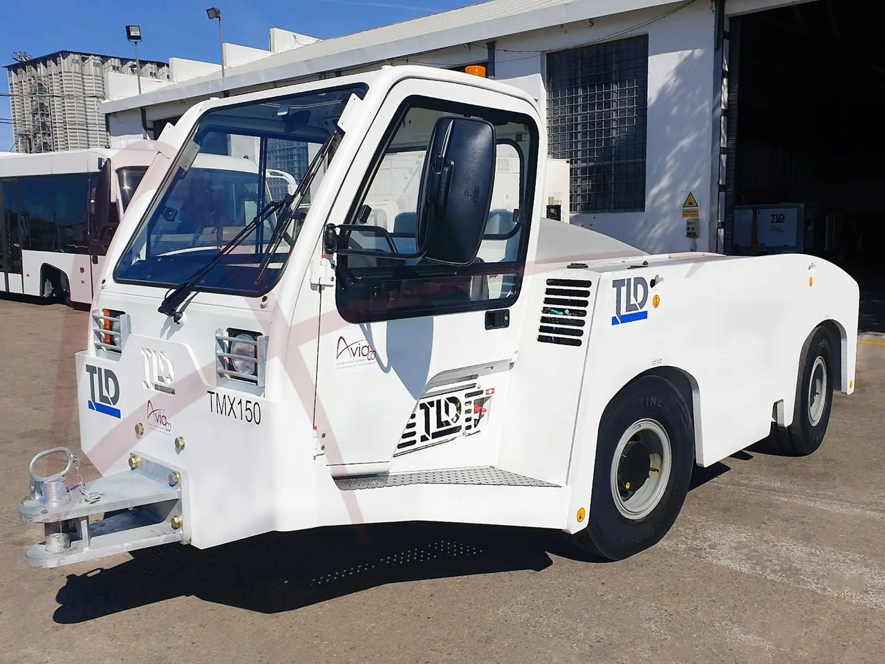 TLD TMX-150/12 - Аэродромный тягач: фото 2 TLD TMX-150/12 - Аэродромный тягач: фото 2