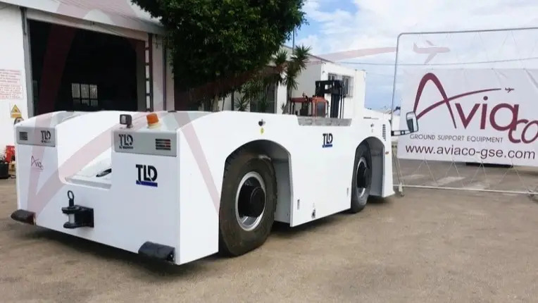 TLD TMX-450 - Аэродромный тягач: фото 4 TLD TMX-450 - Аэродромный тягач: фото 4