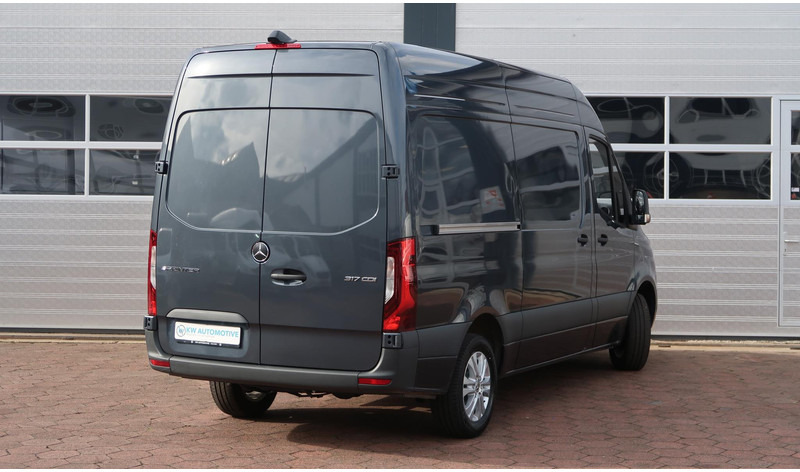Mercedes-Benz Sprinter 317 CDI L2H2 RWD BPM VRIJ/ AUT/ 3.5T/ LED/ CAMERA/ MBUX/ CRUISE/ CLIMA - Цельнометаллический фургон: фото 4 Mercedes-Benz Sprinter 317 CDI L2H2 RWD BPM VRIJ/ AUT/ 3.5T/ LED/ CAMERA/ MBUX/ CRUISE/ CLIMA - Цельнометаллический фургон: фото 4