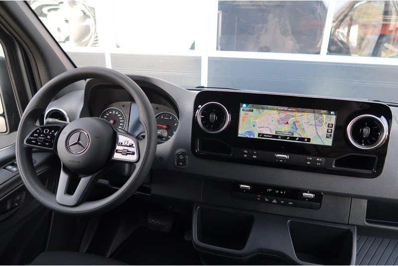 Mercedes-Benz Sprinter 317 CDI L2H2 RWD BPM VRIJ/ AUT/ 3.5T/ LED/ CAMERA/ MBUX/ CRUISE/ CLIMA - Цельнометаллический фургон: фото 5 Mercedes-Benz Sprinter 317 CDI L2H2 RWD BPM VRIJ/ AUT/ 3.5T/ LED/ CAMERA/ MBUX/ CRUISE/ CLIMA - Цельнометаллический фургон: фото 5