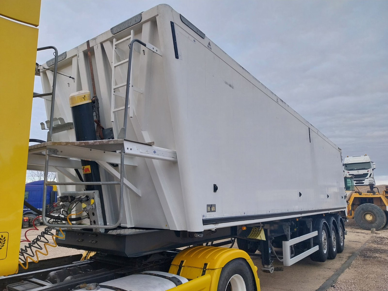 BODEX 55m3 - Самосвальный полуприцеп: фото 5 BODEX 55m3 - Самосвальный полуприцеп: фото 5