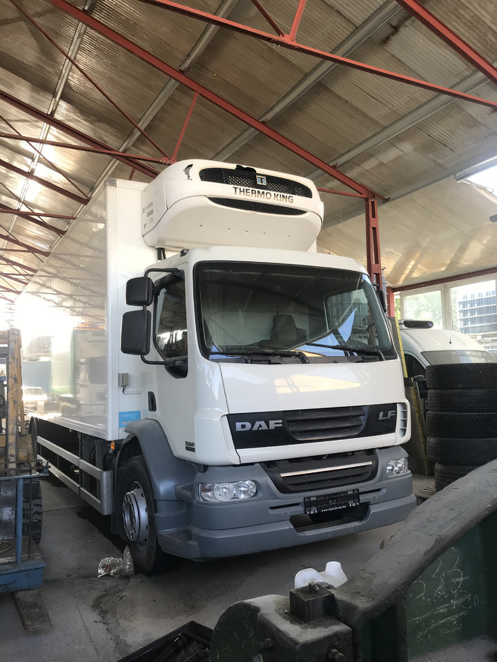 DAF LF 55.220 19T EURO5 THERMOKING T-1000R 3 TEMPERATURE - Рефрижератор: фото 2 DAF LF 55.220 19T EURO5 THERMOKING T-1000R 3 TEMPERATURE - Рефрижератор: фото 2
