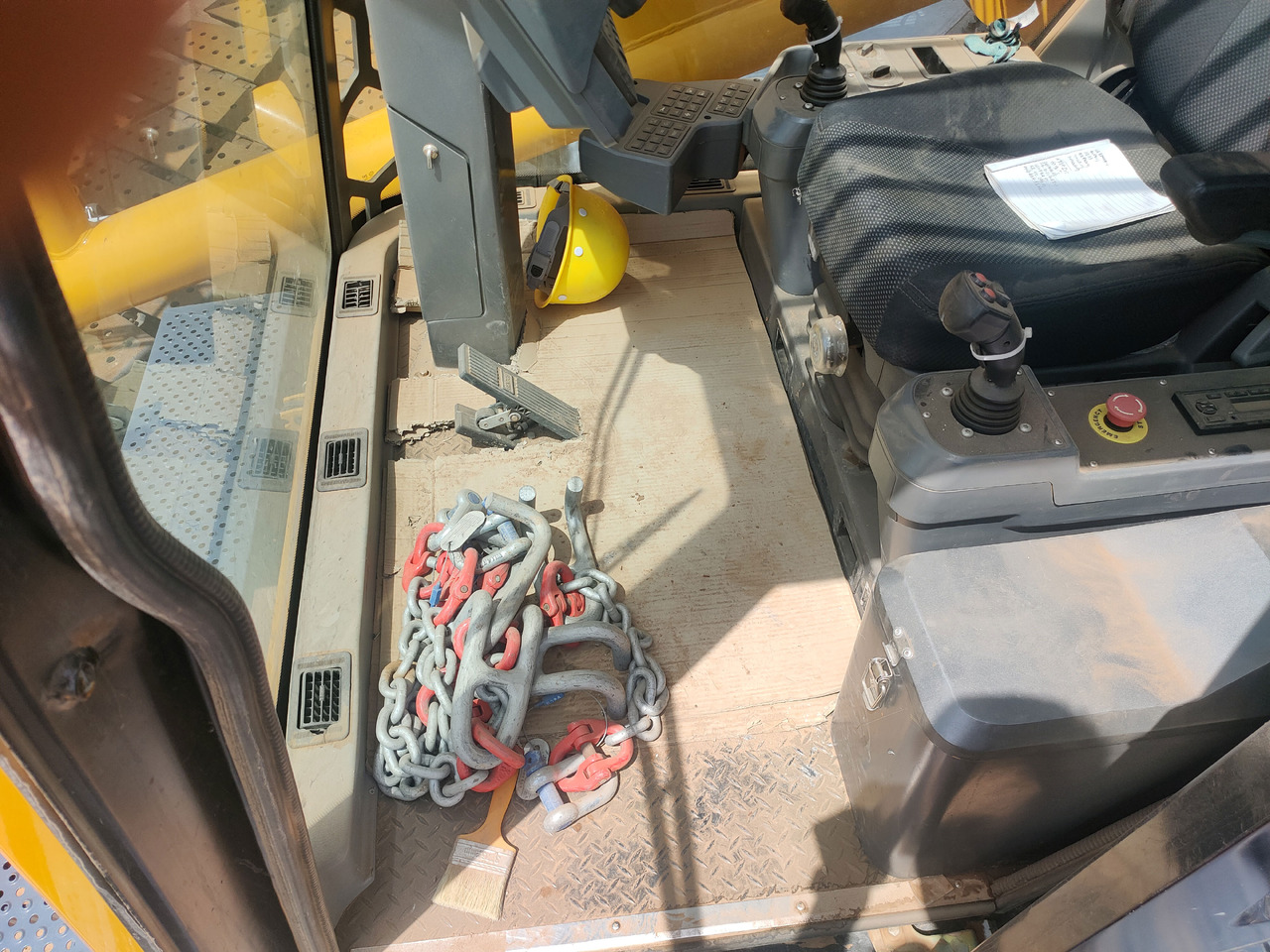 XCMG Official Used Construction Crane XGC800A 800 Ton Mobile Crawler Crane Hot Sale - Гусеничный кран: фото 5 XCMG Official Used Construction Crane XGC800A 800 Ton Mobile Crawler Crane Hot Sale - Гусеничный кран: фото 5