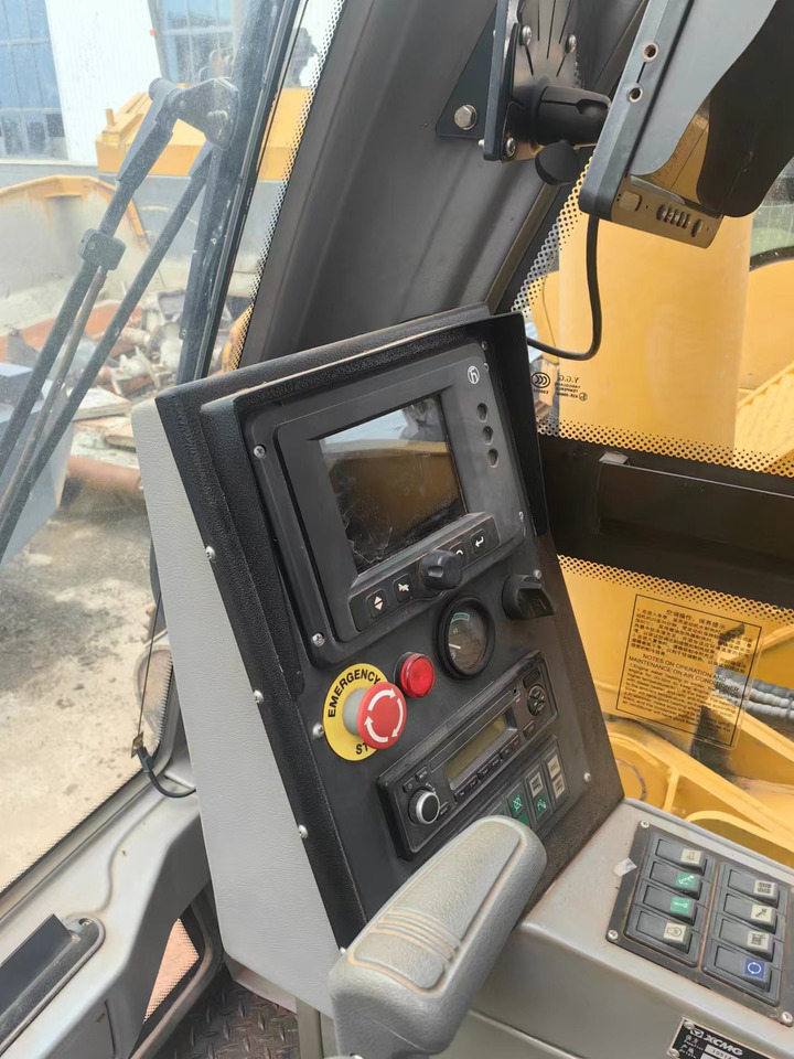 Гусеничный кран XCMG Official Used Telescopic Crawler Cranes XGC25T Small Hydraulic Crane Price For Sale: фото 8 Гусеничный кран XCMG Official Used Telescopic Crawler Cranes XGC25T Small Hydraulic Crane Price For Sale: фото 8