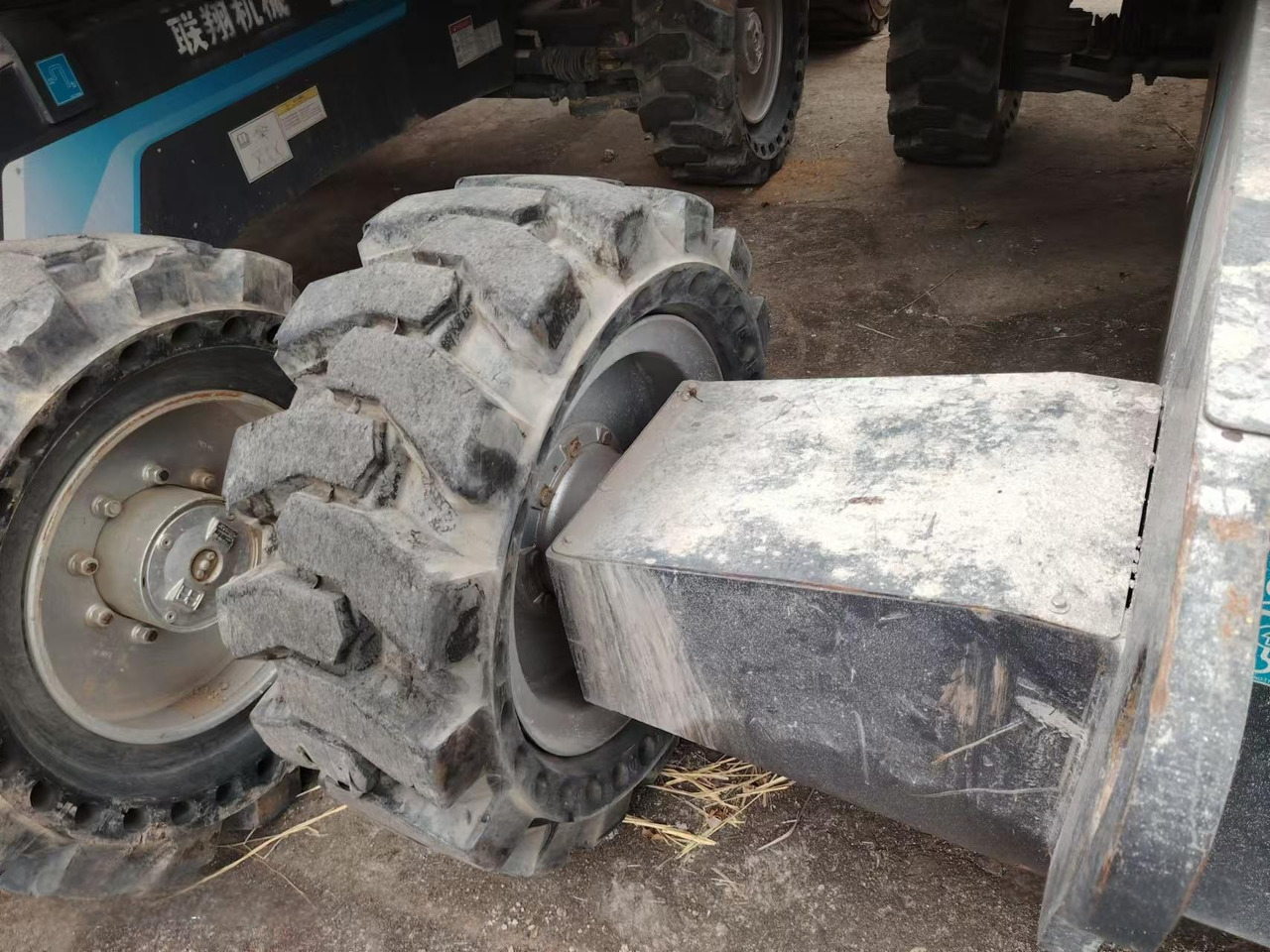 XCMG Official XGS22 Used Towable Boom Lift Telescoping Lift 22m Aerial Work Platform Price - Телескопический подъемник: фото 2 XCMG Official XGS22 Used Towable Boom Lift Telescoping Lift 22m Aerial Work Platform Price - Телескопический подъемник: фото 2