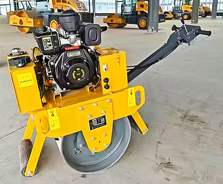 XCMG XMR040 small hand light hydraulic road roller for sale - Каток тротуарный: фото 2 XCMG XMR040 small hand light hydraulic road roller for sale - Каток тротуарный: фото 2