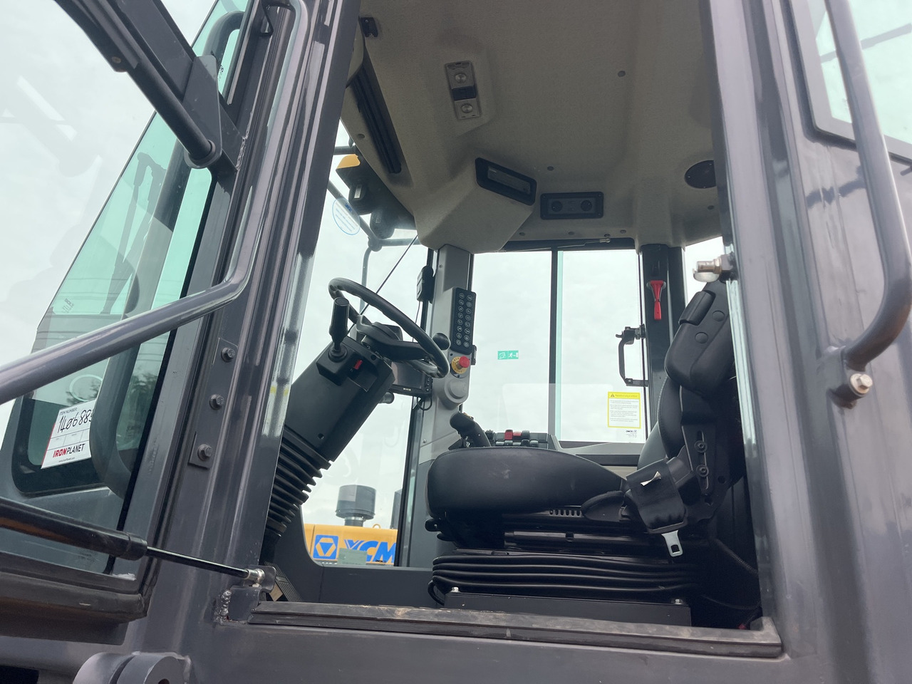 XCMG small 3ton wheel loader shovel hydraulic XC938U for sale - Колёсный погрузчик: фото 5 XCMG small 3ton wheel loader shovel hydraulic XC938U for sale - Колёсный погрузчик: фото 5